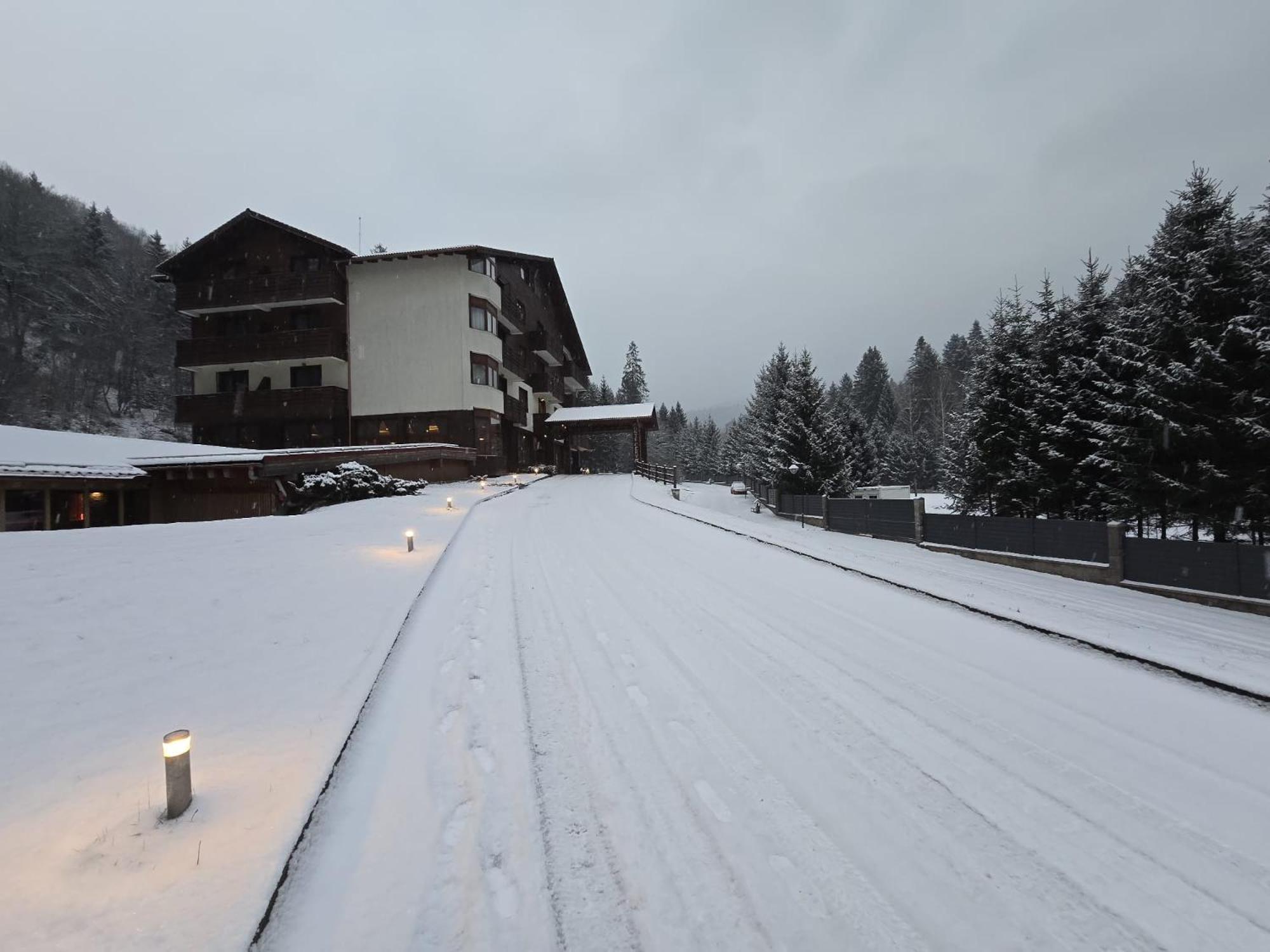 Monte Cervo Bio Hotel & Spa Covasna Exterior photo