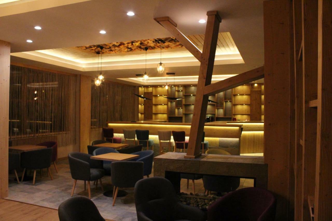 Monte Cervo Bio Hotel & Spa Covasna Exterior photo